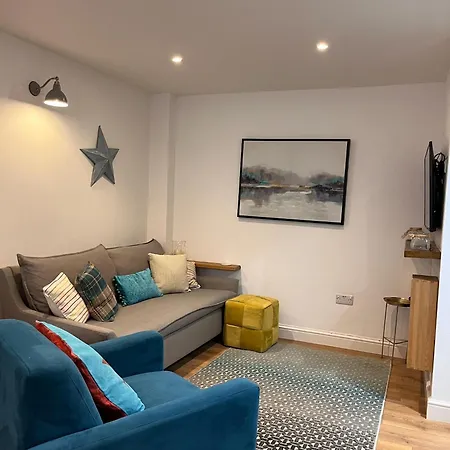 Bijou Romantic Retreat, Centre *